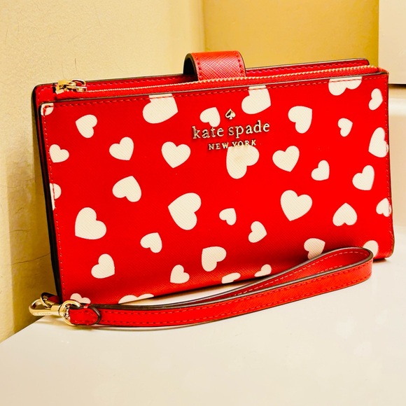 NWOT Kate Spade Heart Phone wallet - Picture 13 of 13